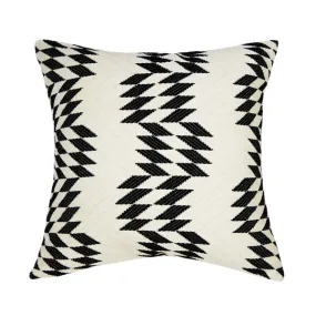 Almolonga Quilt Pillow - Black/Natural White