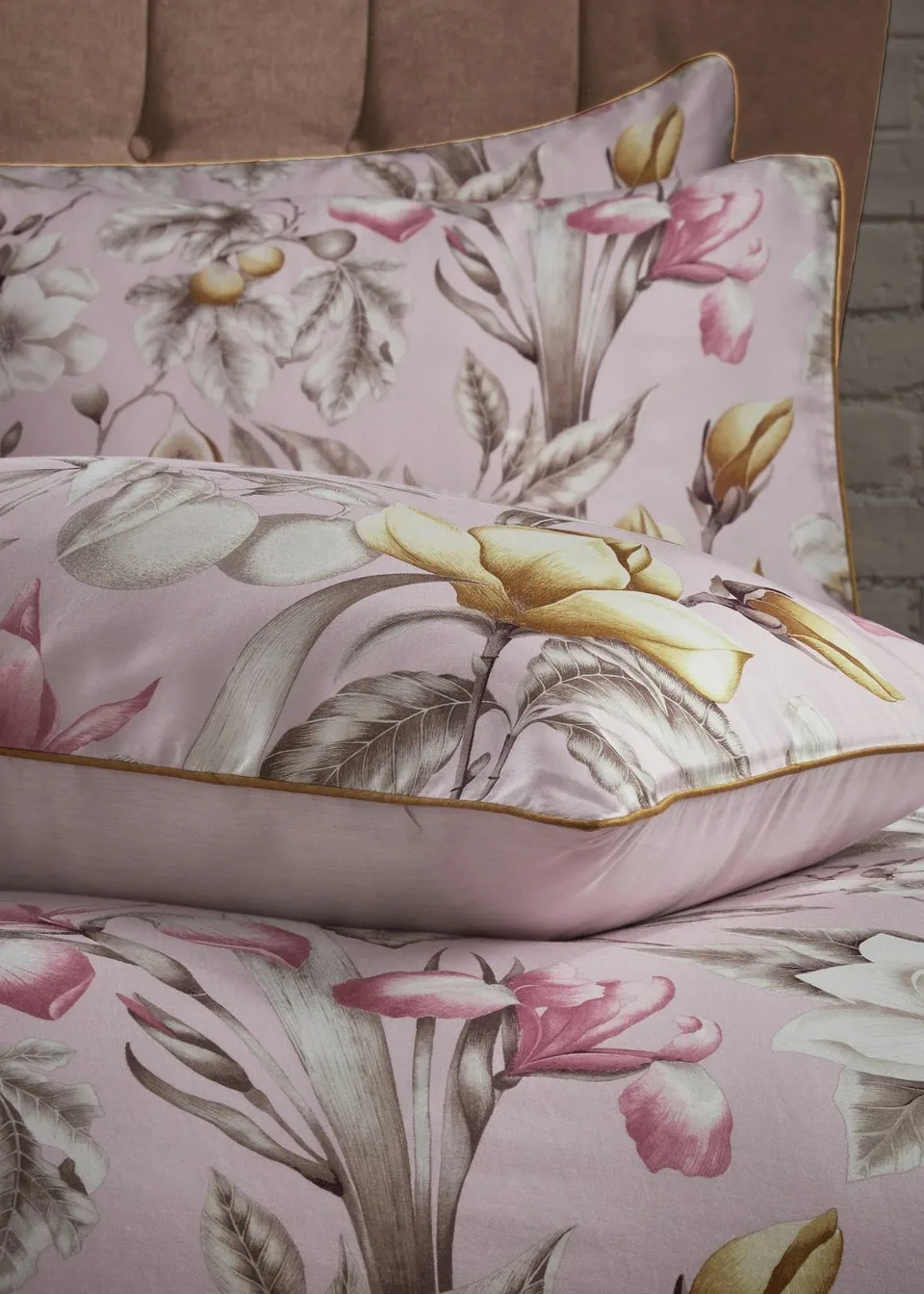 EW by Edinburgh Weavers Lavish Floral Piped Duvet Cover Set