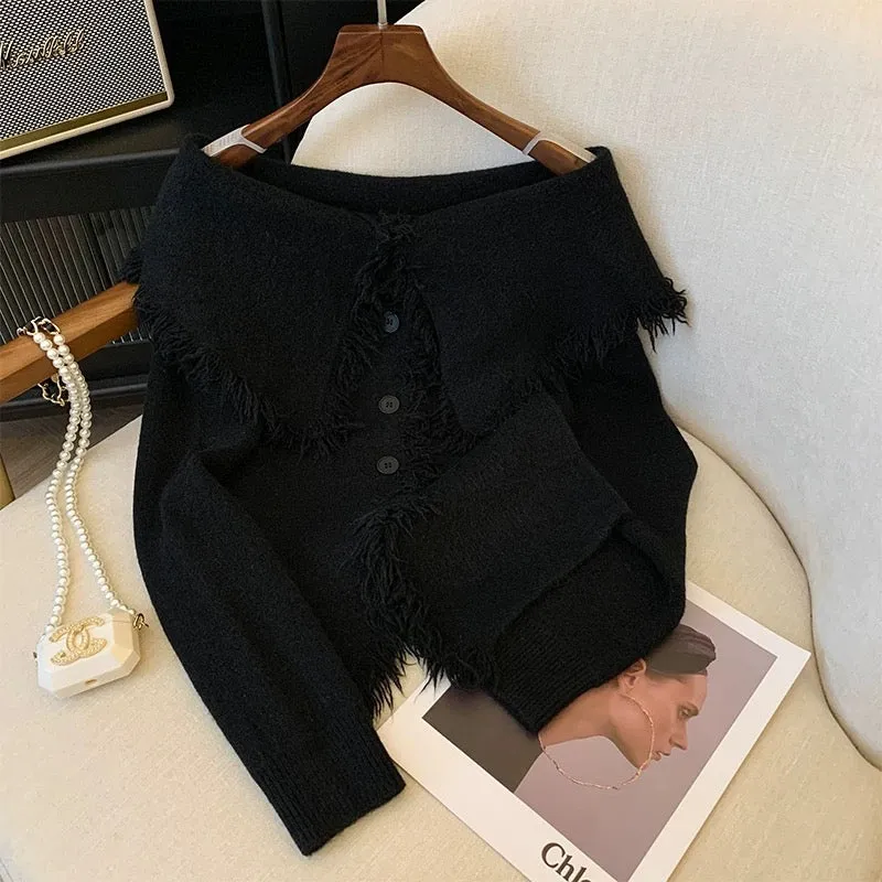 Fashionable, age-reducing, high-end and super-good-looking solid color tassel one-line collar long-sleeved bottoming sweater top