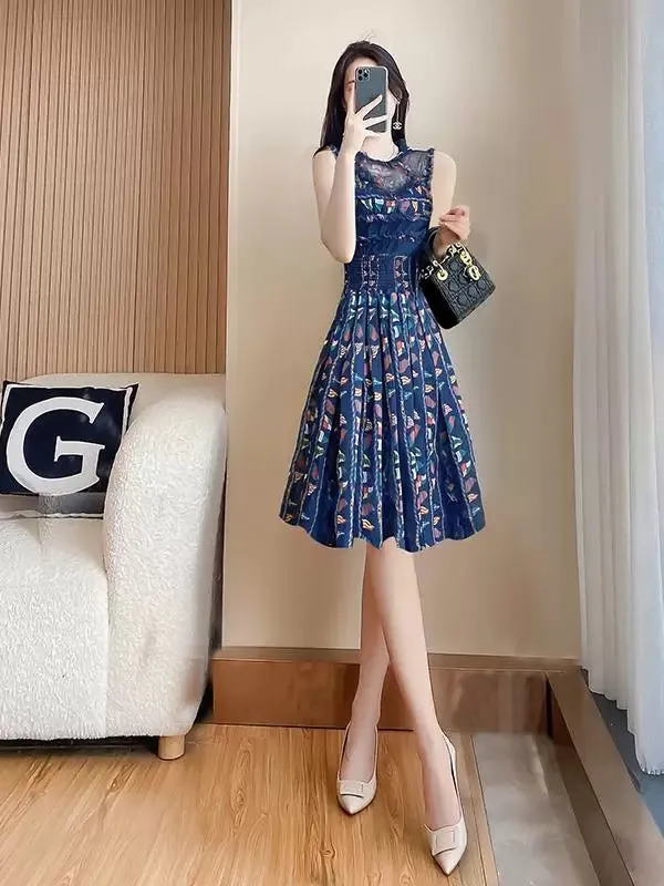 French floral dress for women summer 2024 new style this year's popular beautiful temperament slim vest skirt