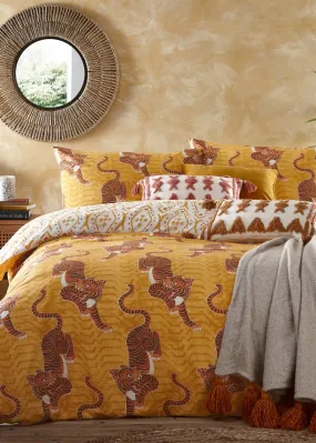 furn. Tibetan Tiger Global Duvet Cover Set