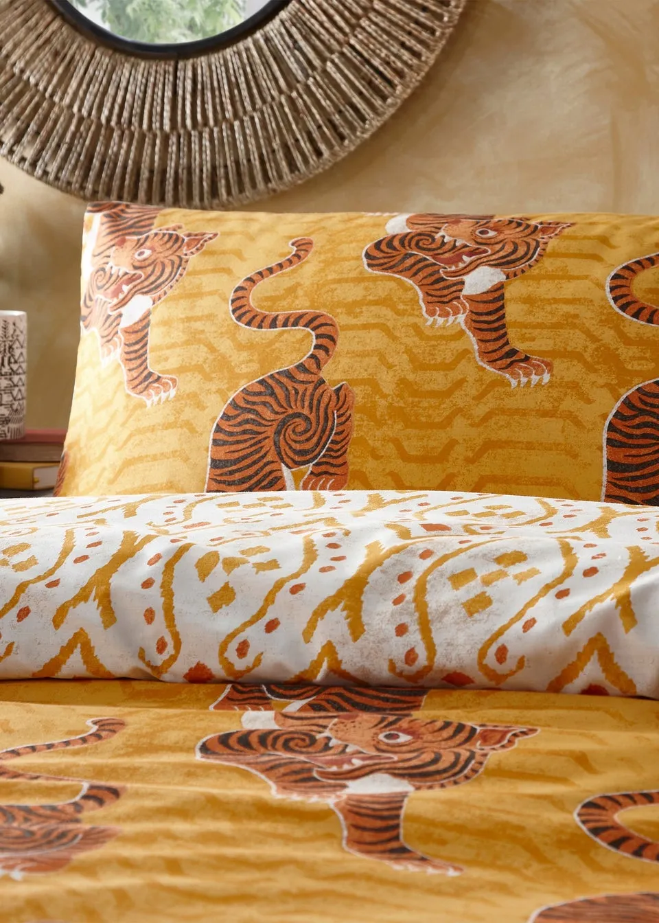 furn. Tibetan Tiger Global Duvet Cover Set