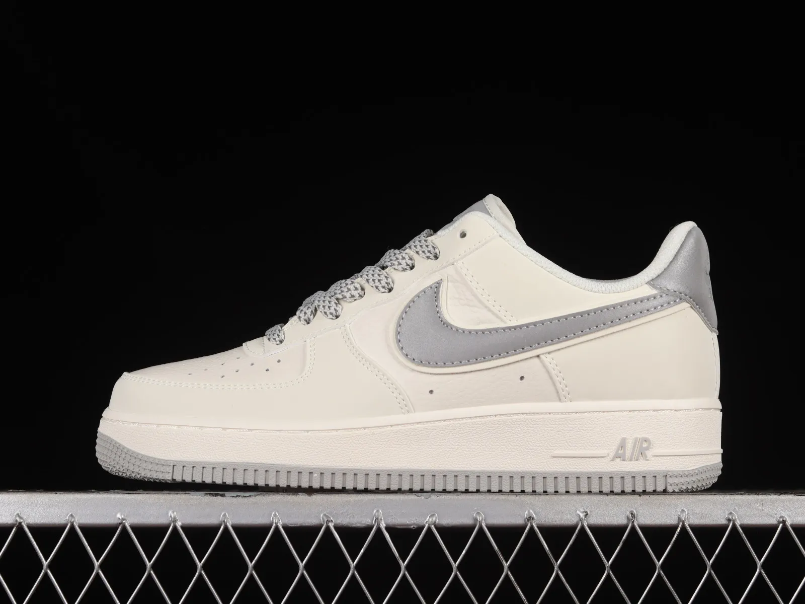 Nike Air Force 1 07 Low Beige Light Grey GL6835-009