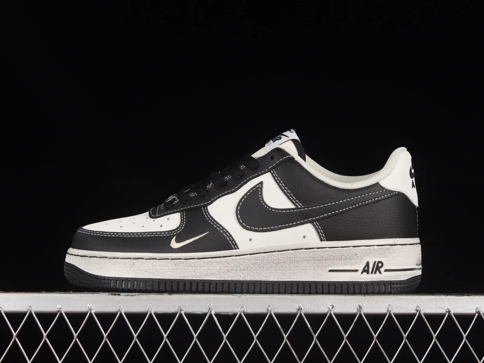 Nike Air Force 1 07 Low Black White DB3301-088