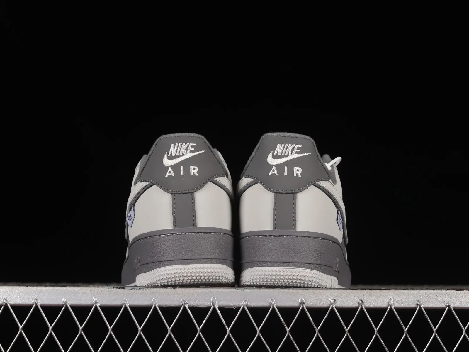 Nike Air Force 1 07 Low Dark Grey Metallic Gold DB3301-033