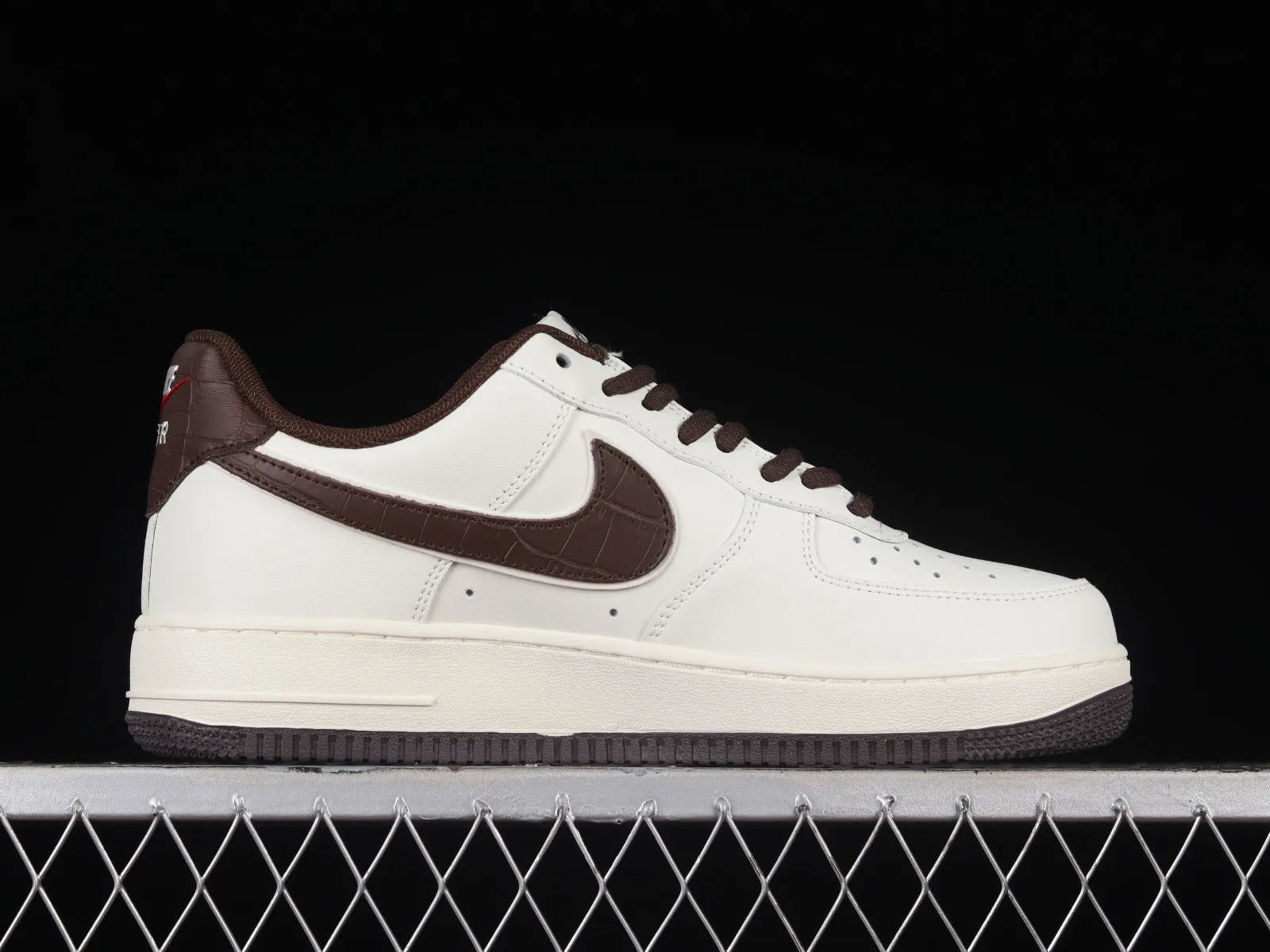 Nike Air Force 1 07 Low NYC Beige Dark Red Black CM9612-023