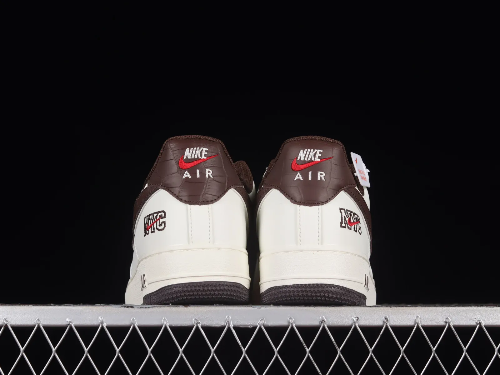 Nike Air Force 1 07 Low NYC Beige Dark Red Black CM9612-023