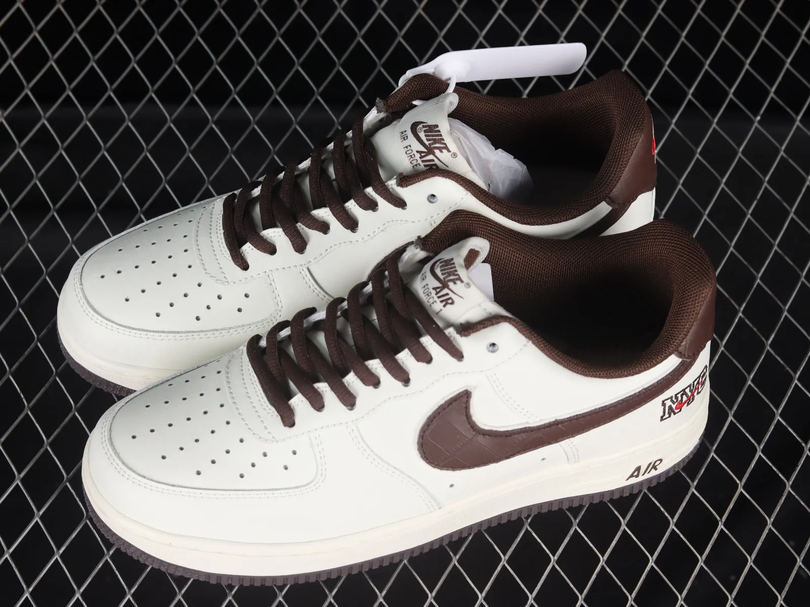 Nike Air Force 1 07 Low NYC Beige Dark Red Black CM9612-023