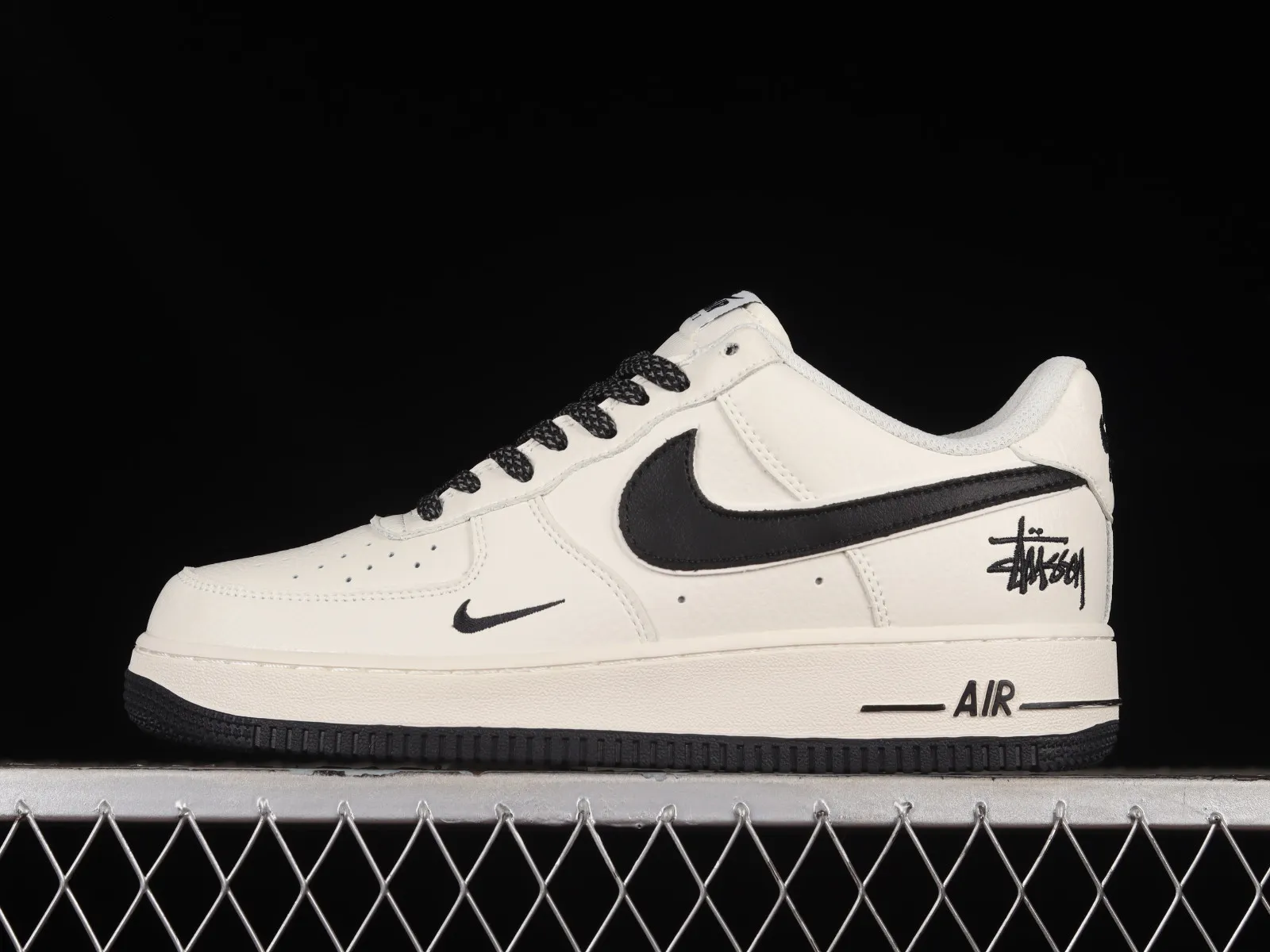 Nike Air Force 1 07 Low Off-White Black AE1686-101