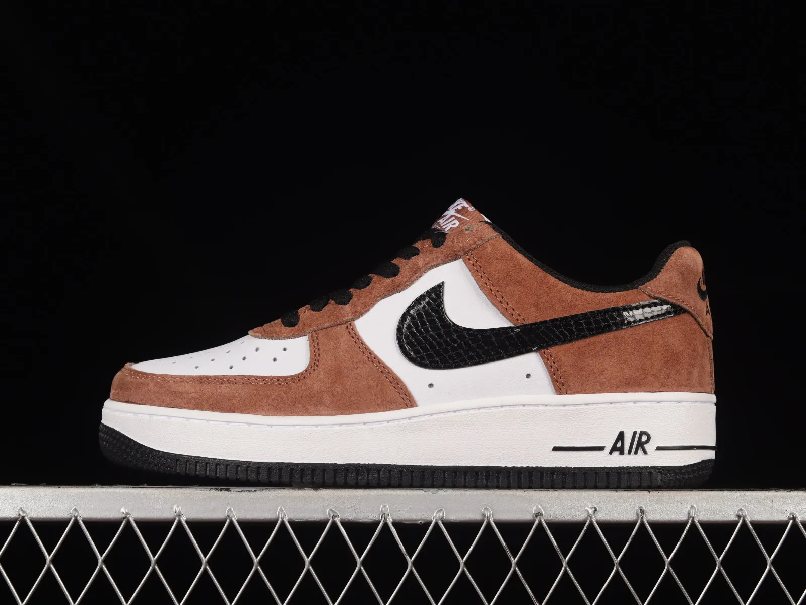 Nike Air Force 1 07 Low Snake Mocha Black White DE0023-800