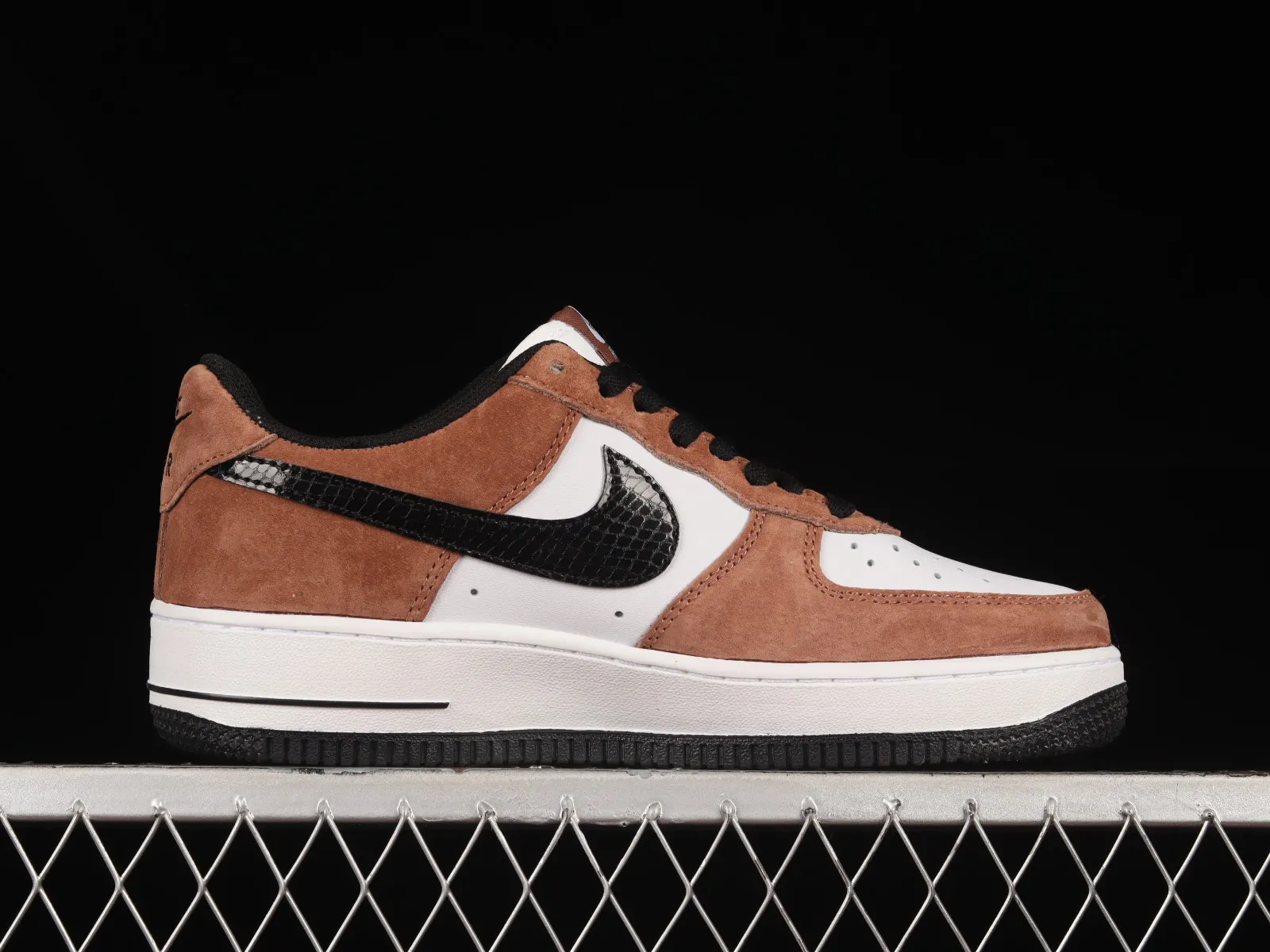 Nike Air Force 1 07 Low Snake Mocha Black White DE0023-800