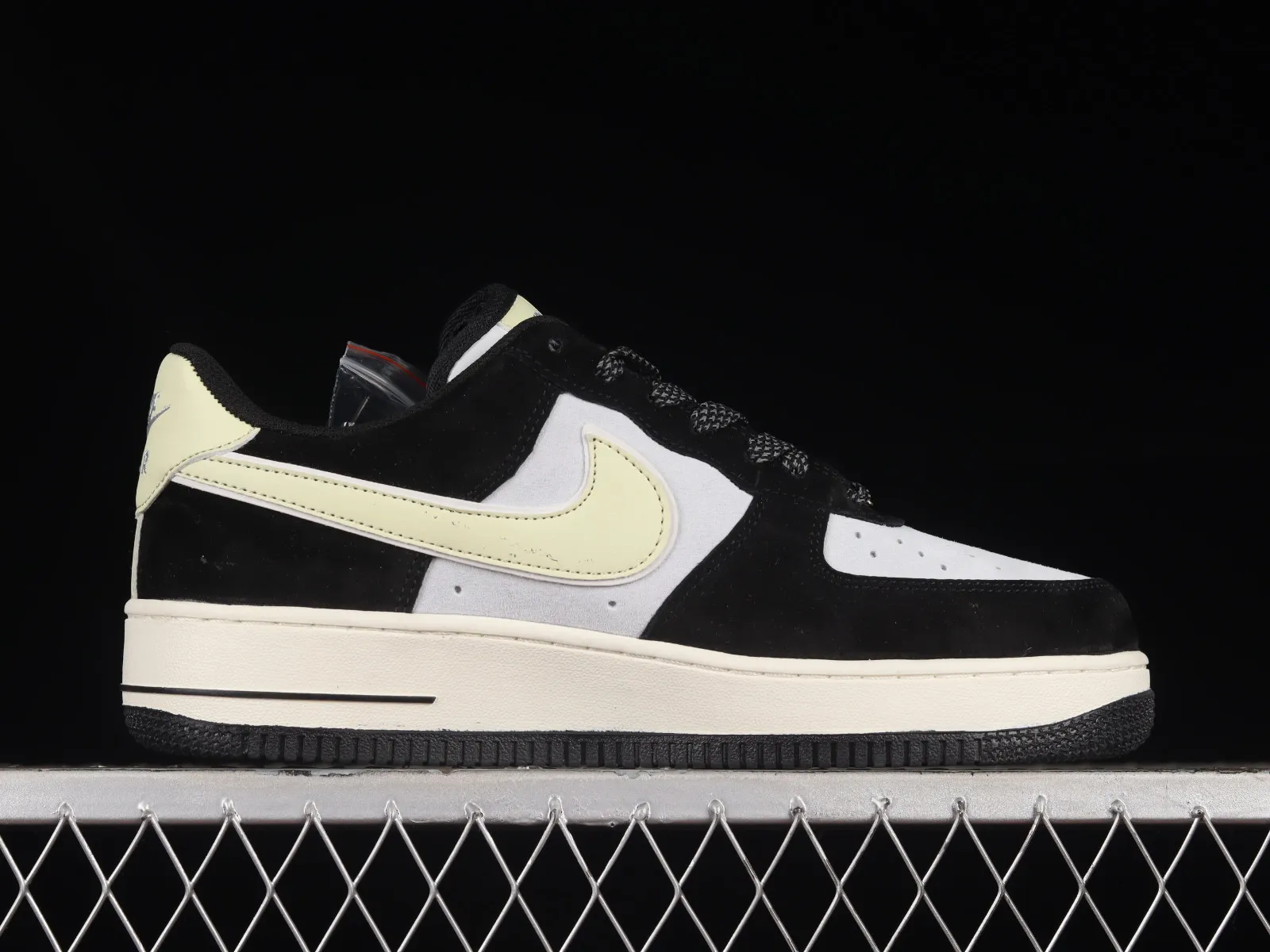 Nike Air Force 1 07 Low Suede Cream Black White DE0023-806