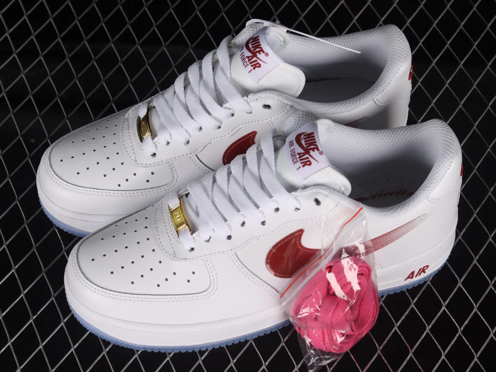 Nike Air Force 1 07 Low White Red Metallic Gold CO3363-363