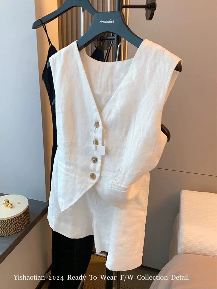 Old money style white V-neck sleeveless vest suit for women summer 2024 slimming temperament wide-leg shorts two-piece set