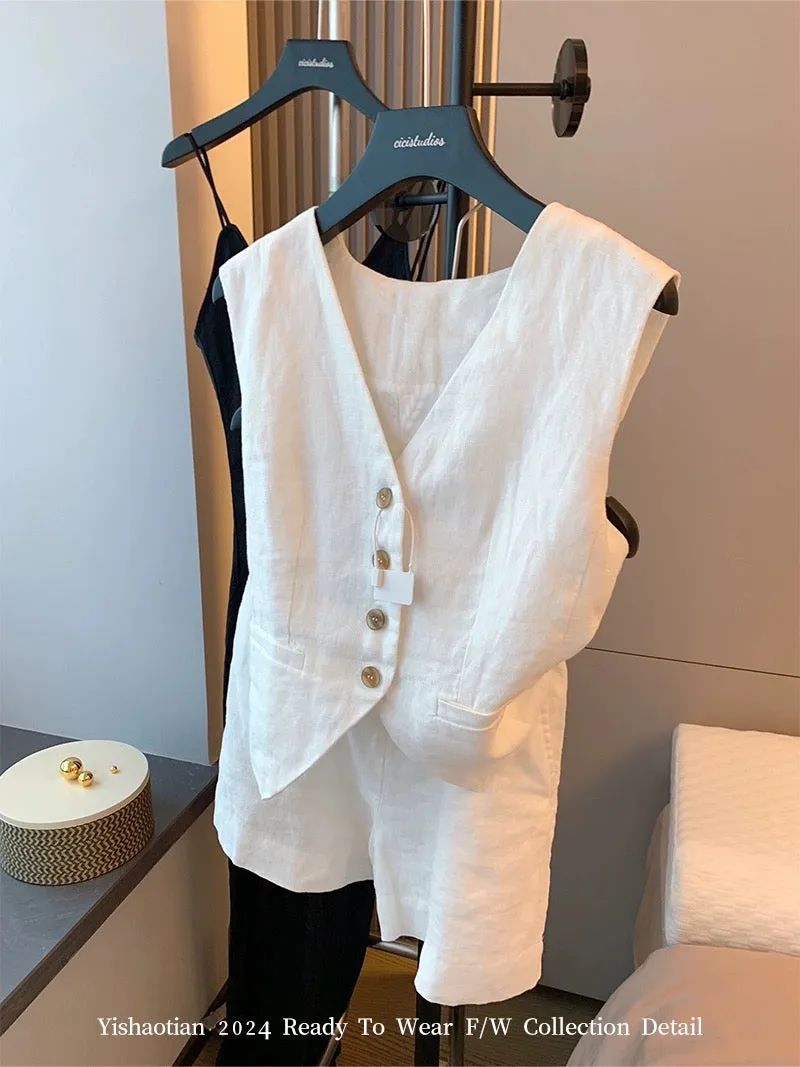 Old money style white V-neck sleeveless vest suit for women summer 2024 slimming temperament wide-leg shorts two-piece set