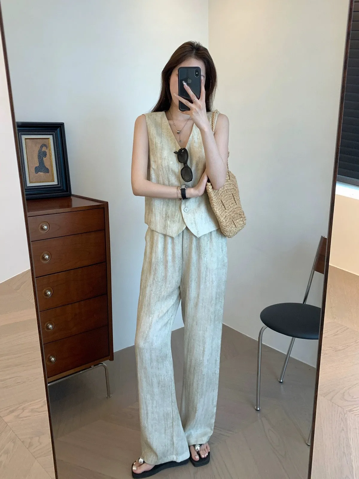 THEWOW fashionable and stylish linen blend comfortable salt shrinkage sand washed V-neck short vest pants suit summer