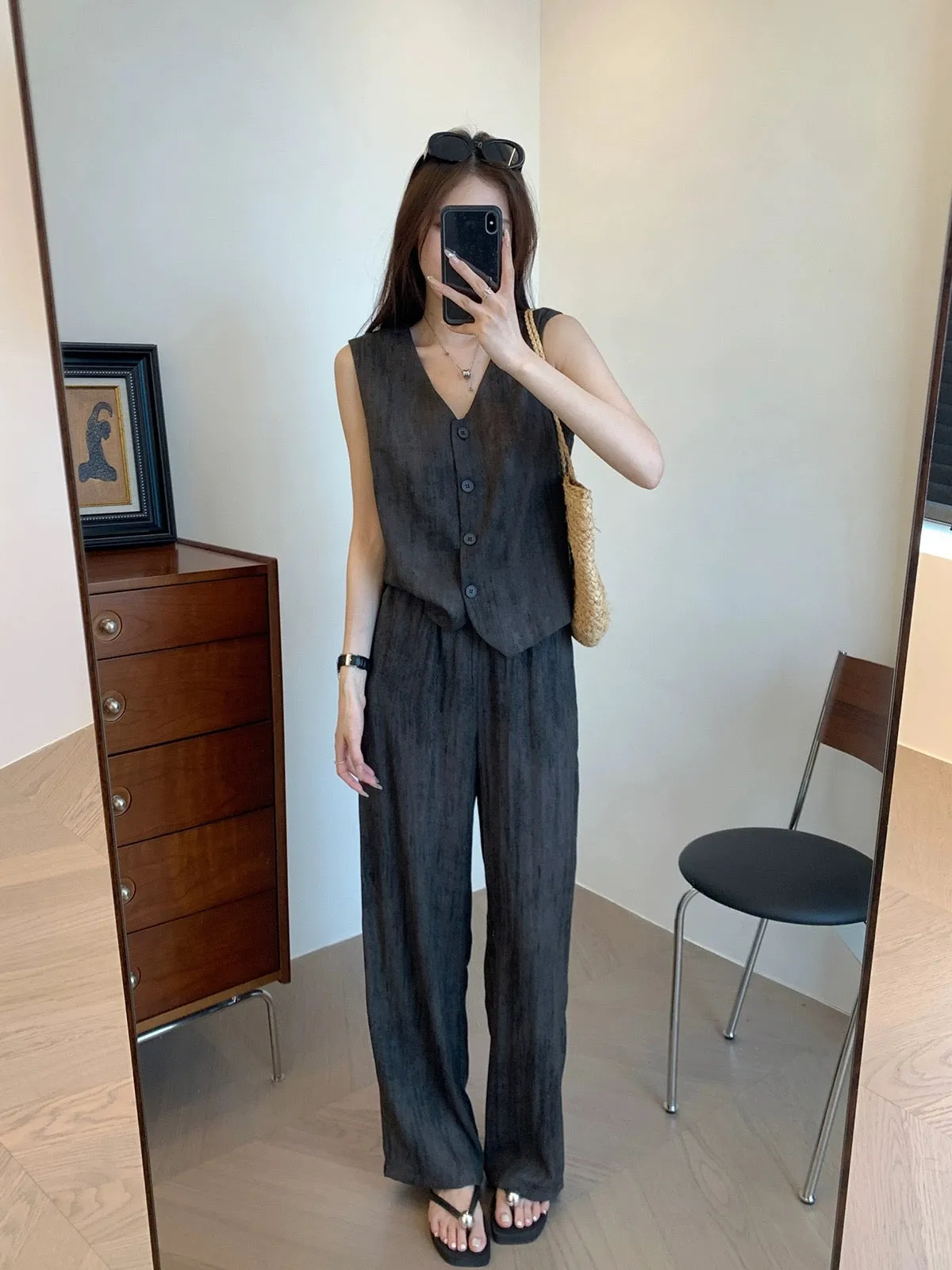 THEWOW fashionable and stylish linen blend comfortable salt shrinkage sand washed V-neck short vest pants suit summer