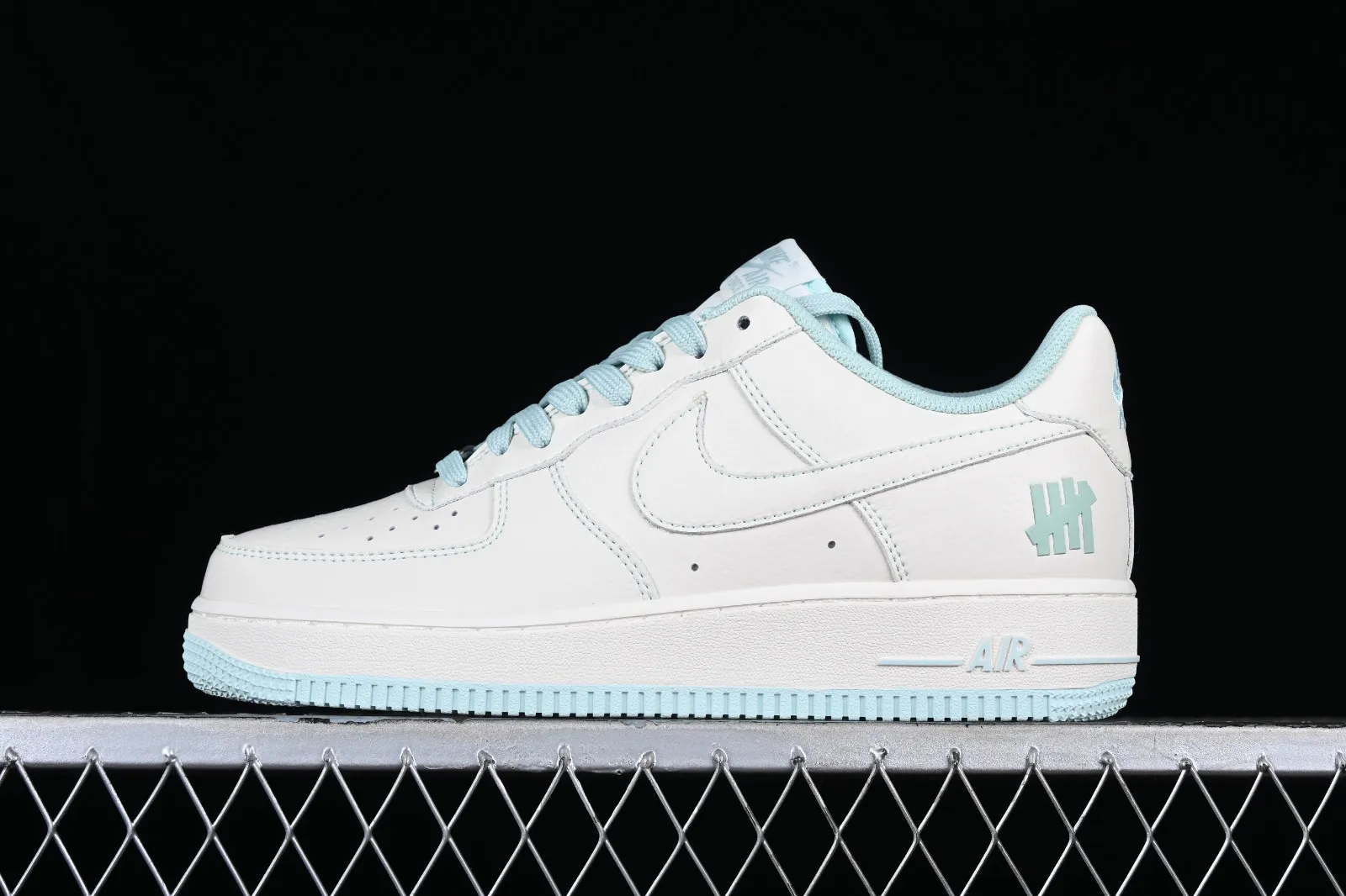 Undefeated x Nike Air Force 1 07 Low Beige White Ice Blue UN1988-333