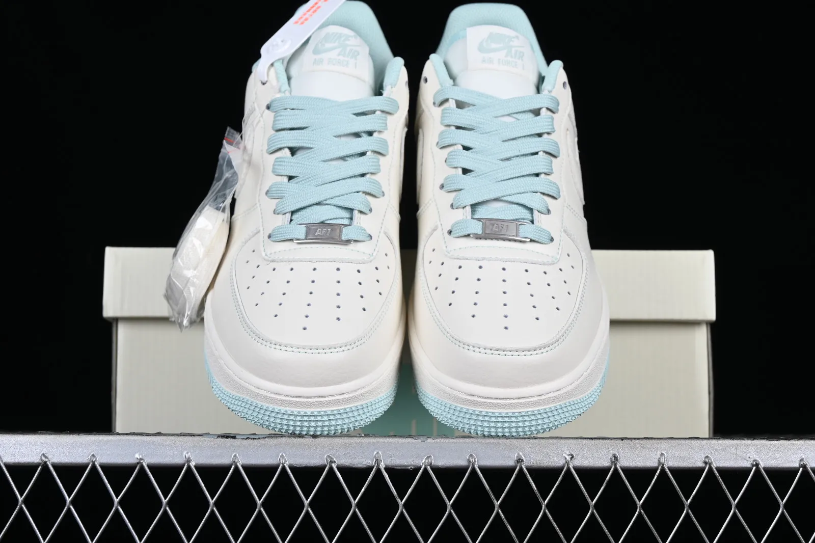 Undefeated x Nike Air Force 1 07 Low Beige White Ice Blue UN1988-333